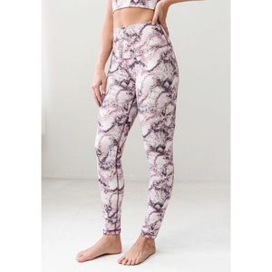 NWT DYI Signature Legging Tranquil